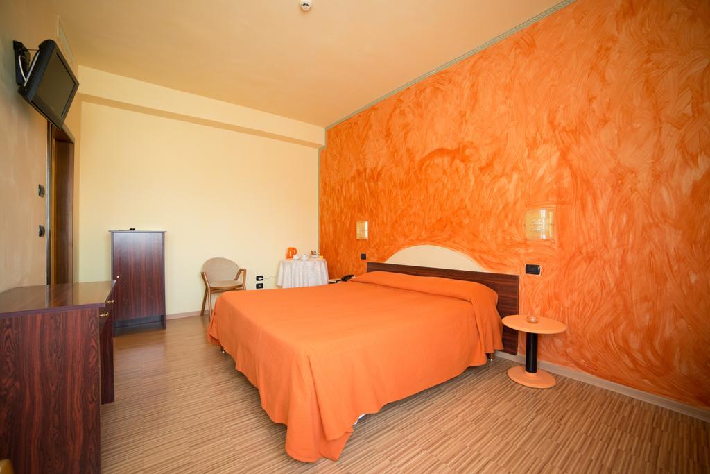 Hotel Rosa Del Deserto Castrocaro Terme Exterior photo
