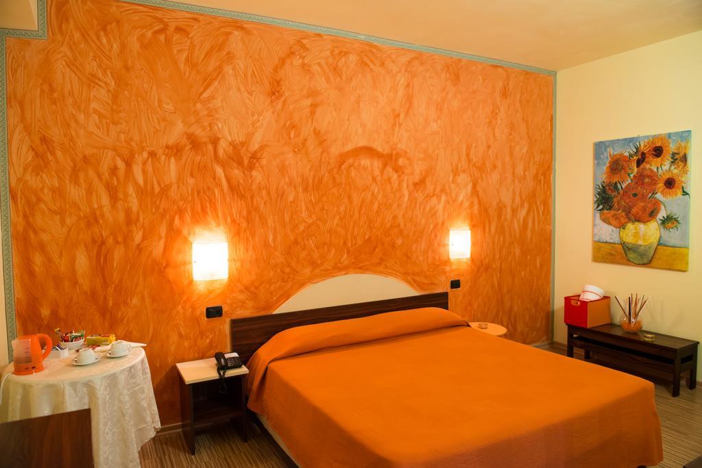 Hotel Rosa Del Deserto Castrocaro Terme Exterior photo