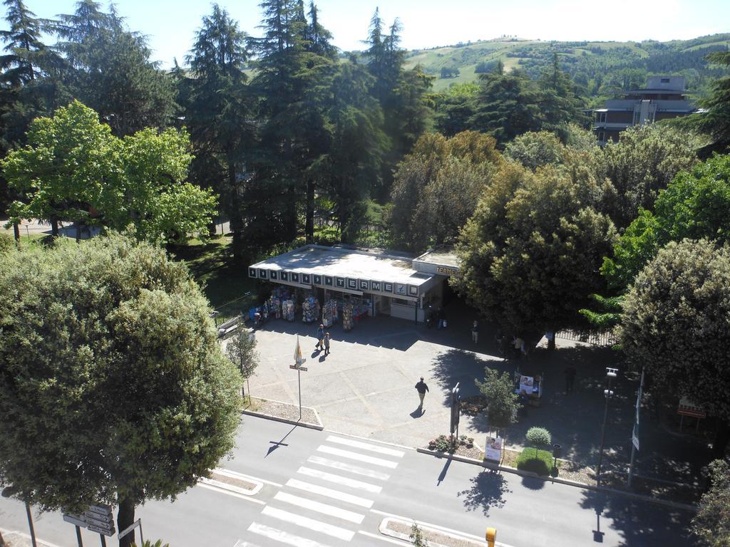 Hotel Rosa Del Deserto Castrocaro Terme Exterior photo