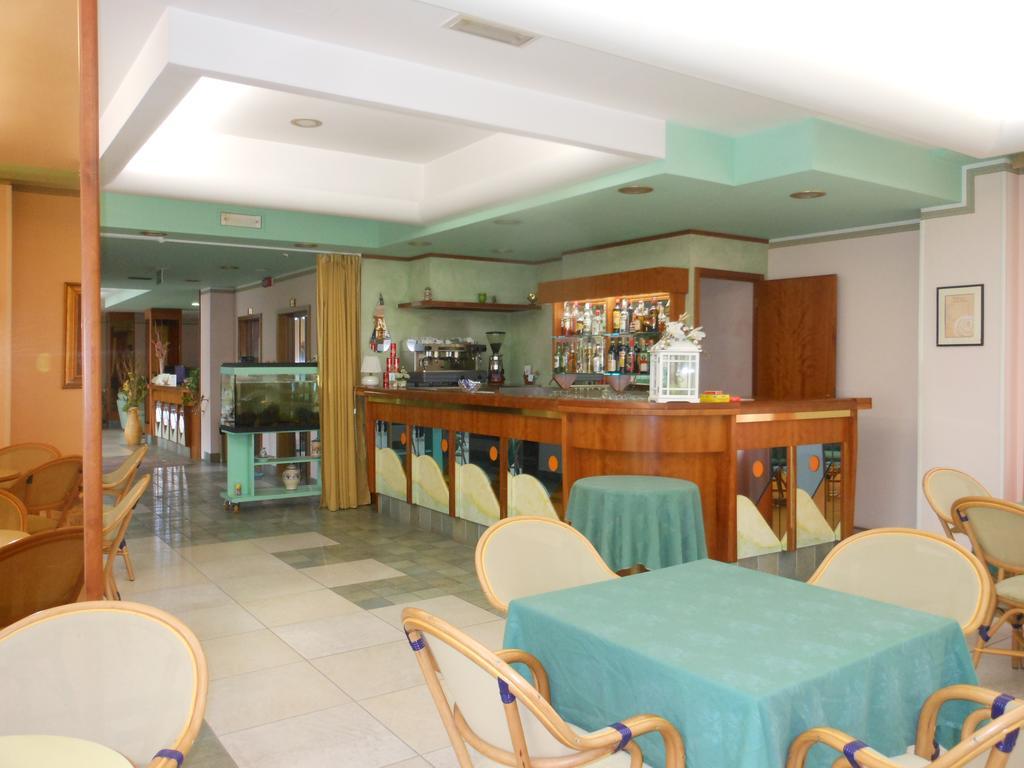 Hotel Rosa Del Deserto Castrocaro Terme Exterior photo