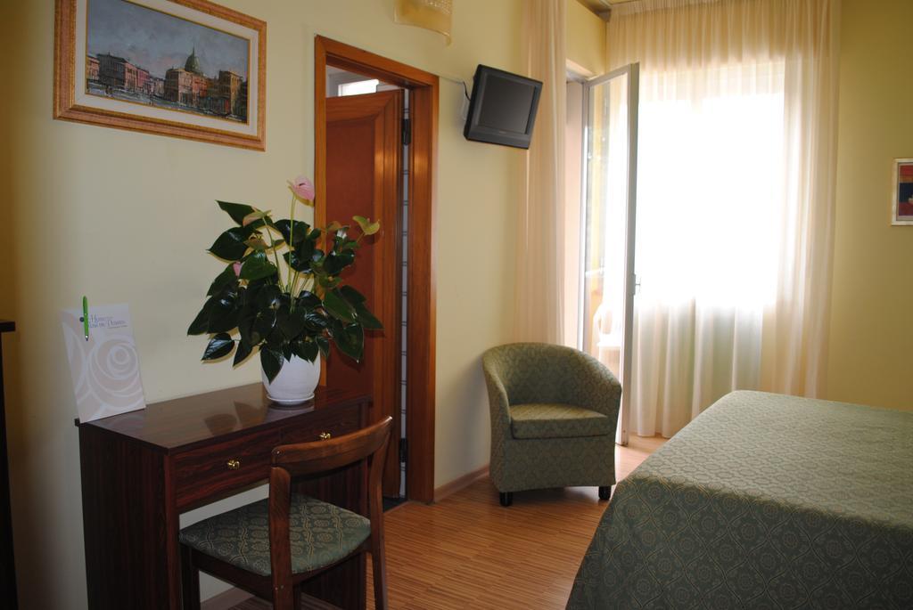 Hotel Rosa Del Deserto Castrocaro Terme Exterior photo