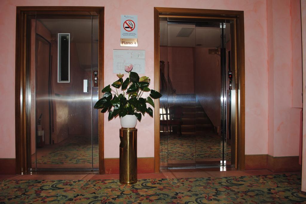 Hotel Rosa Del Deserto Castrocaro Terme Exterior photo