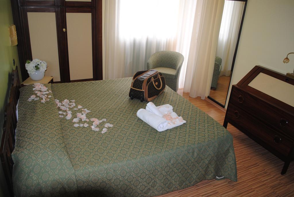 Hotel Rosa Del Deserto Castrocaro Terme Exterior photo