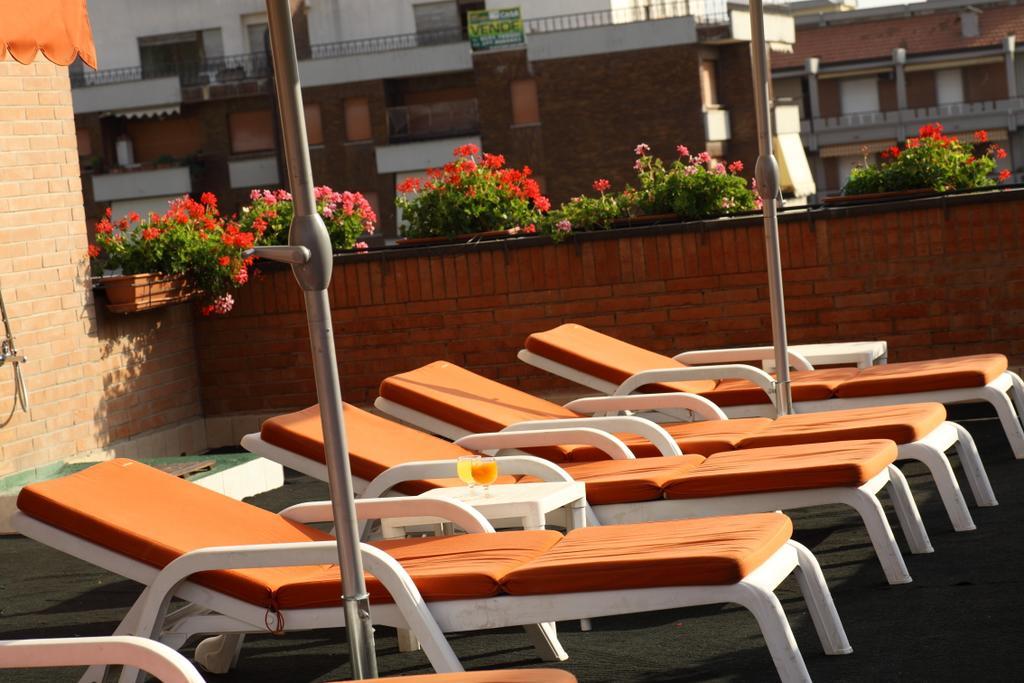 Hotel Rosa Del Deserto Castrocaro Terme Exterior photo